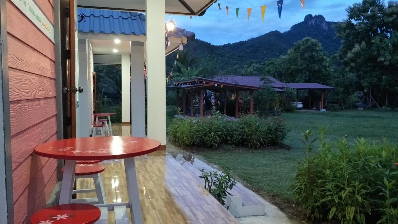 Pimpisa Garden พิมพิศา การ์เด้นท์ Vila Khuang Kom Exterior foto
