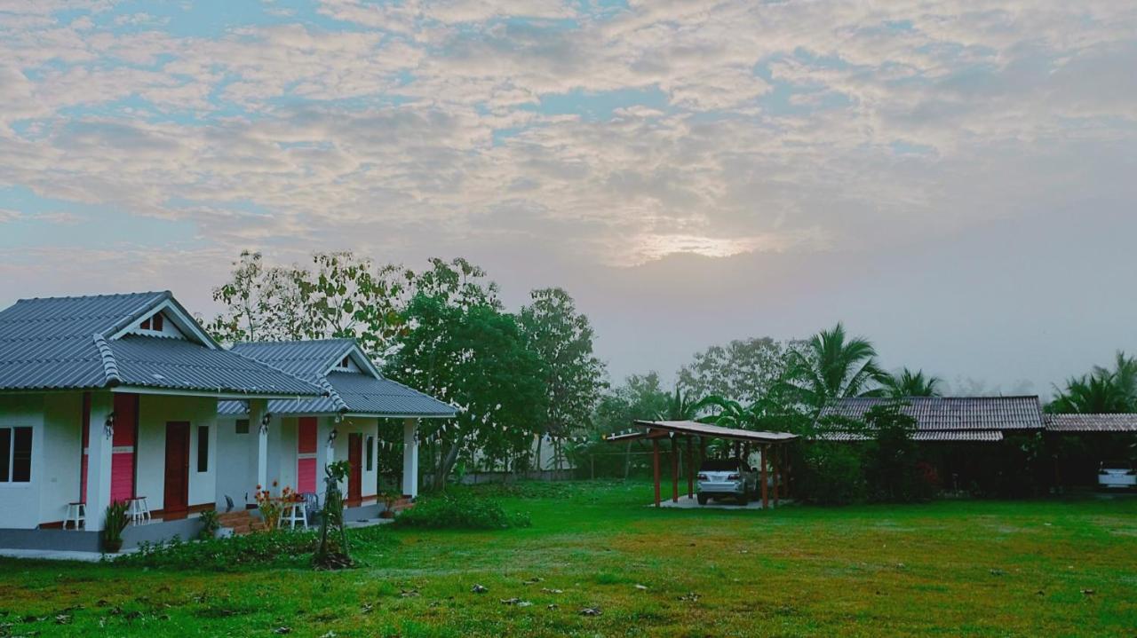 Pimpisa Garden พิมพิศา การ์เด้นท์ Vila Khuang Kom Exterior foto